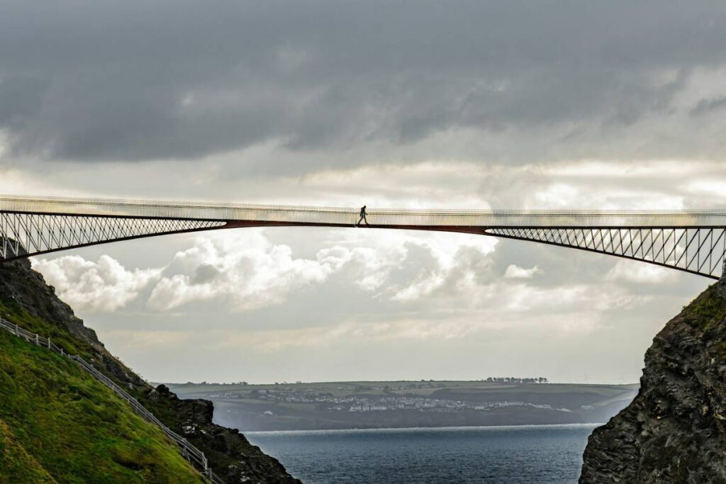 3-Phase-Framework-Holistic-Storytelling-Bridge-Unsplash